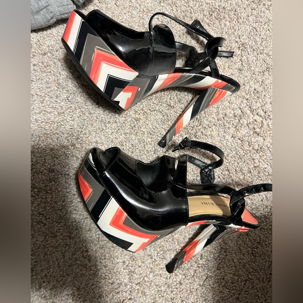 Heels - Picture 2 of 2